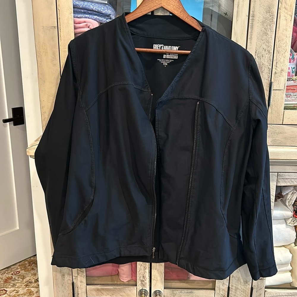 Size large Grey’s Anatomy scrub jacket with zipper front